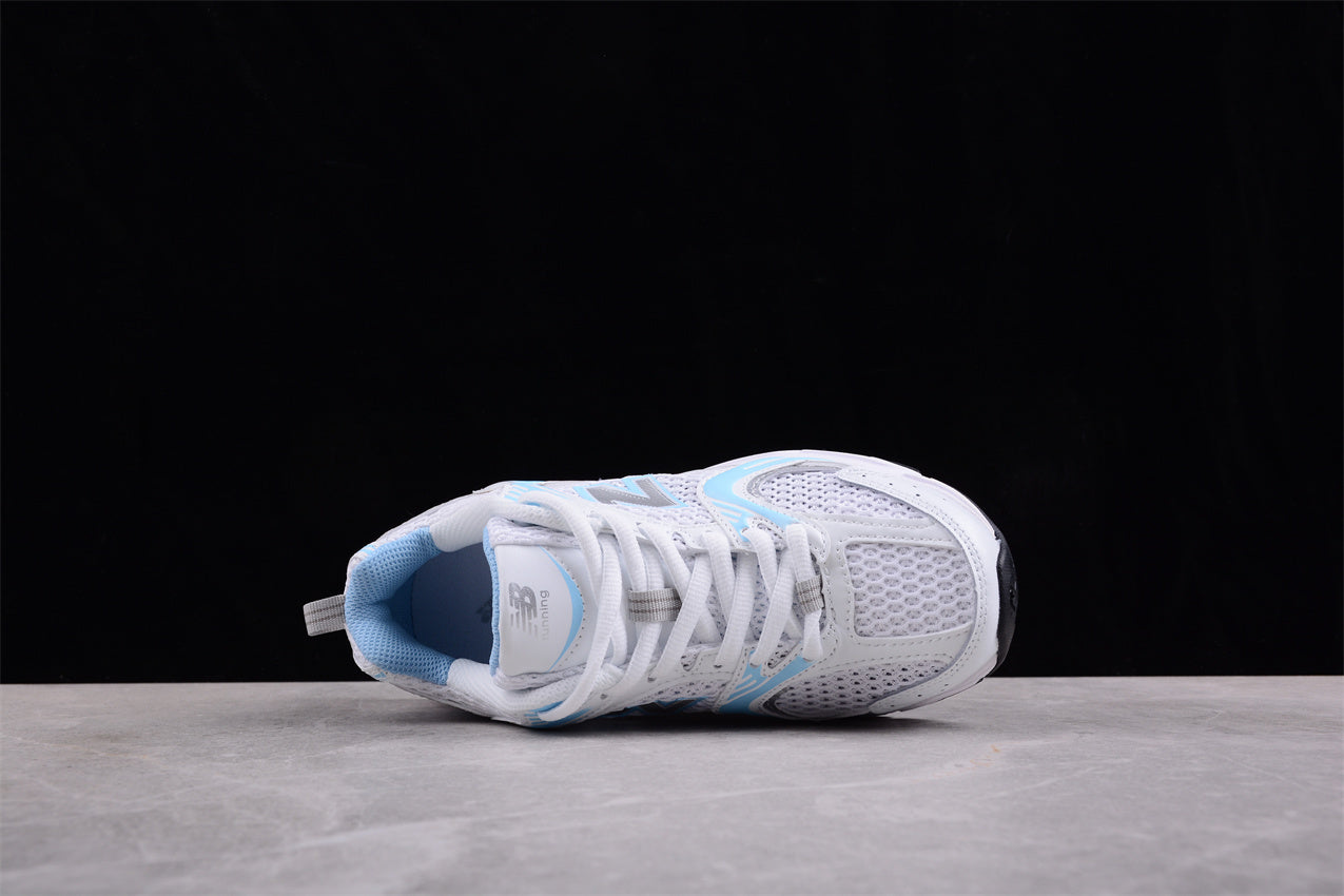 NB 530 branco e azul-celeste