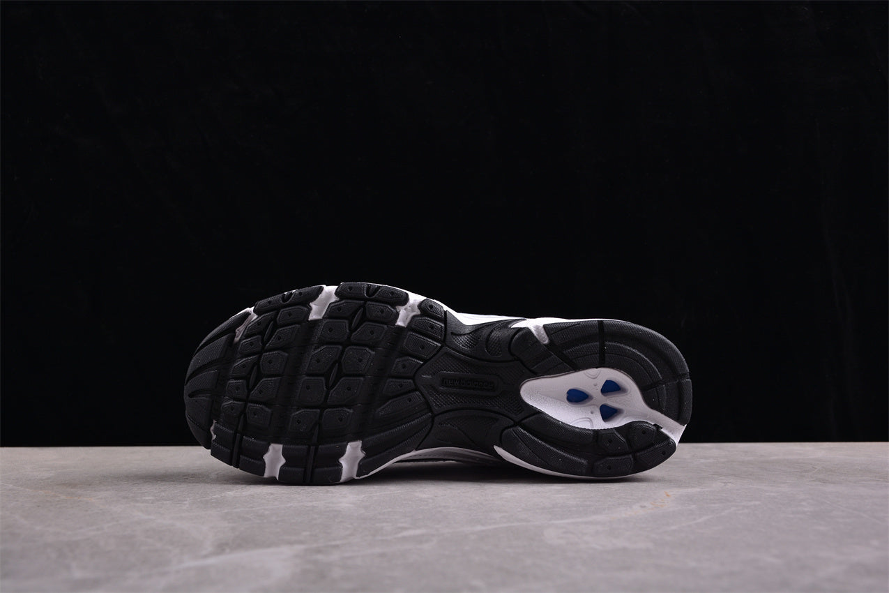 NB 530 branco e preto