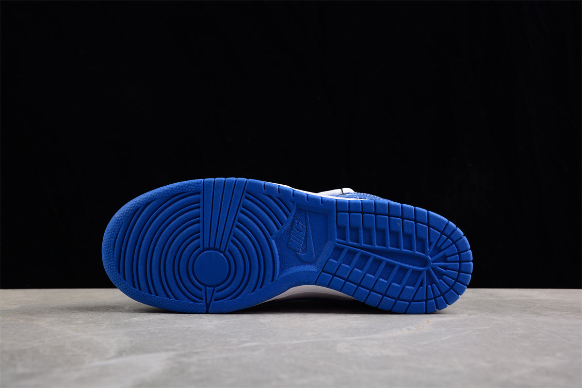 Dunk Low azul e branco