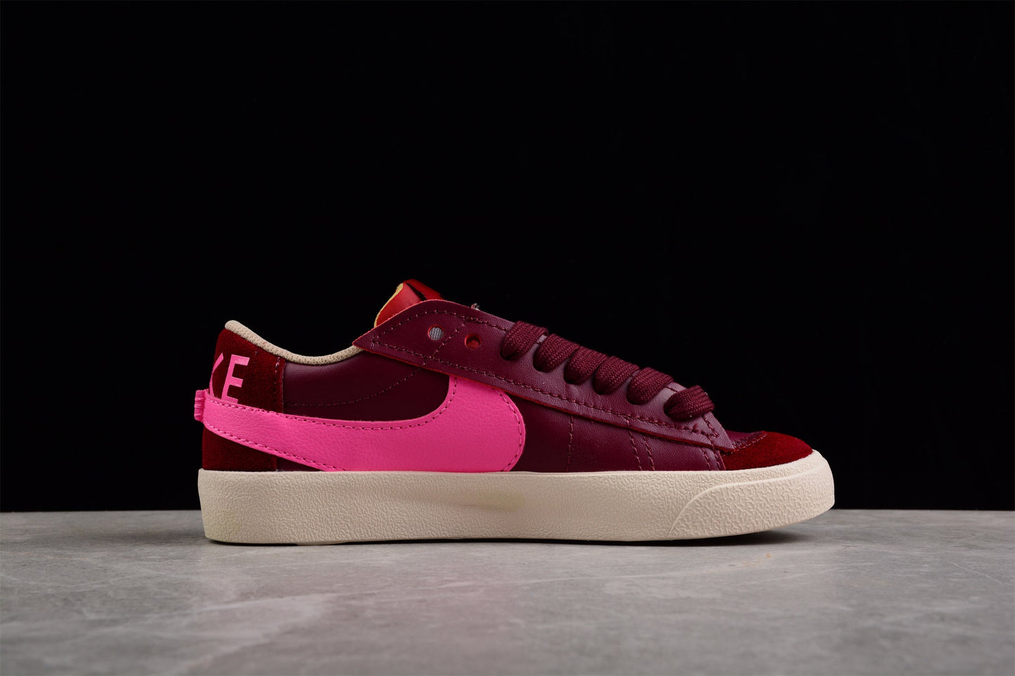 Blazer Low ’77 vermelho e rosa