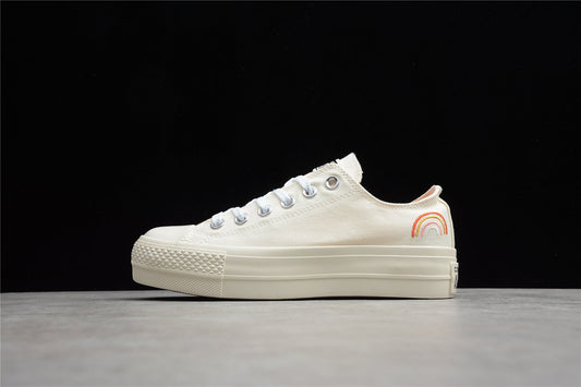 Chuck Taylor All Star Rainbow Plataforma Low branco e creme