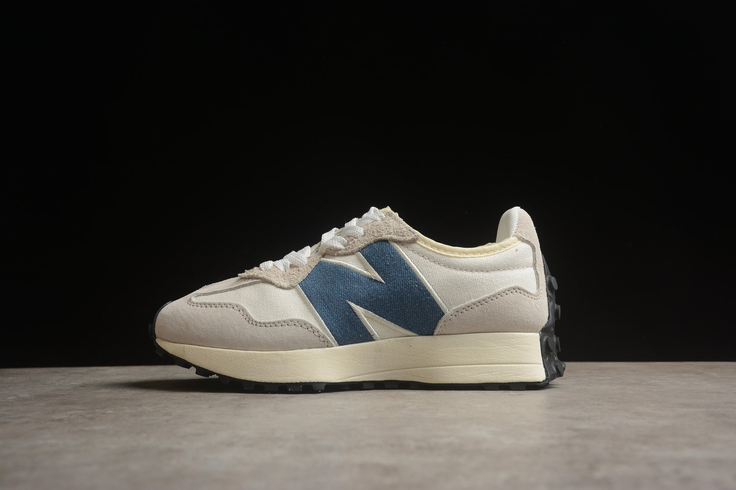 NB 327 branco e azul