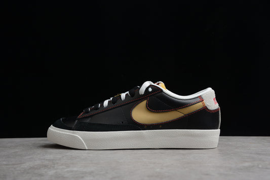 Blazer Low ’77 PRM “Swoosh 50th Anniversary” preto, bege e dourado
