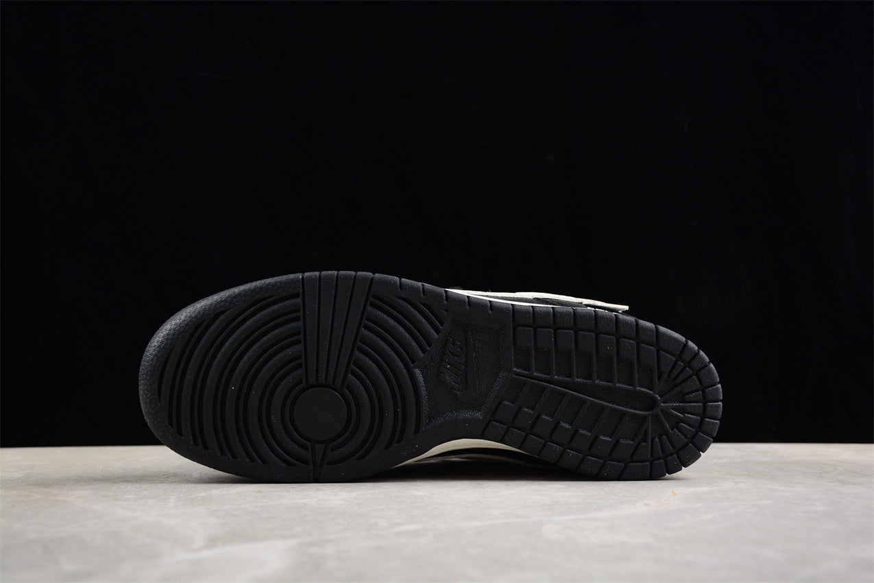 Dunk Low “Calsonic Nissan Impul” preto e branco