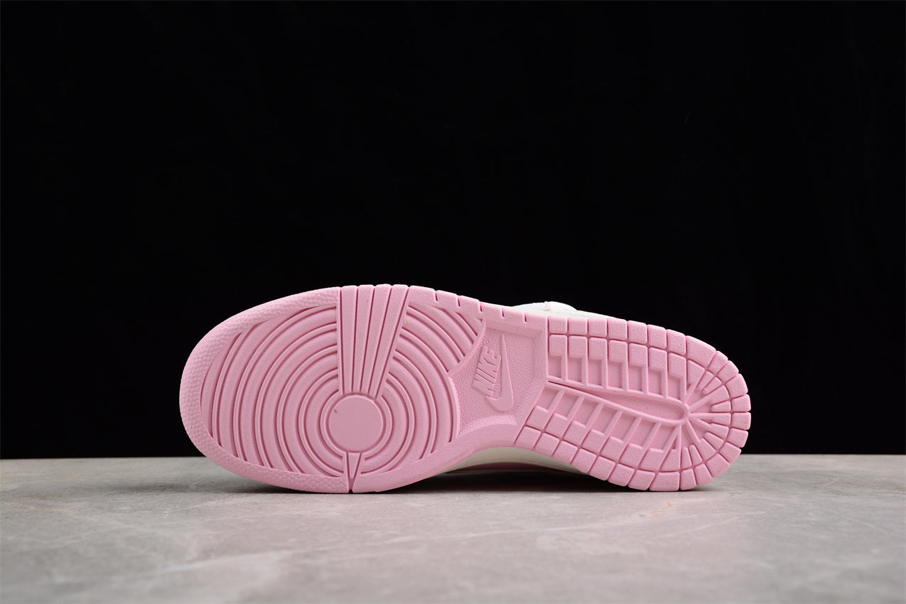 Dunk Low branco e rosa pastel