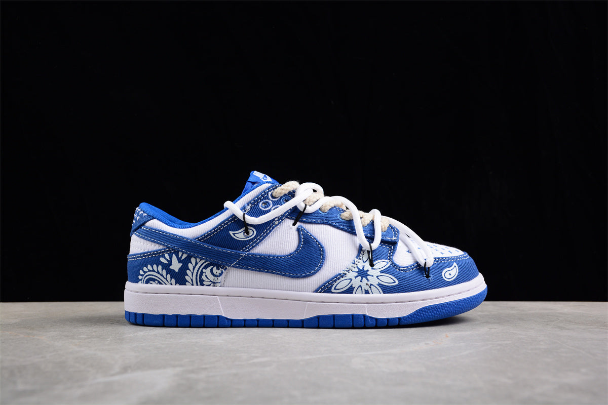 Dunk Low azul e branco