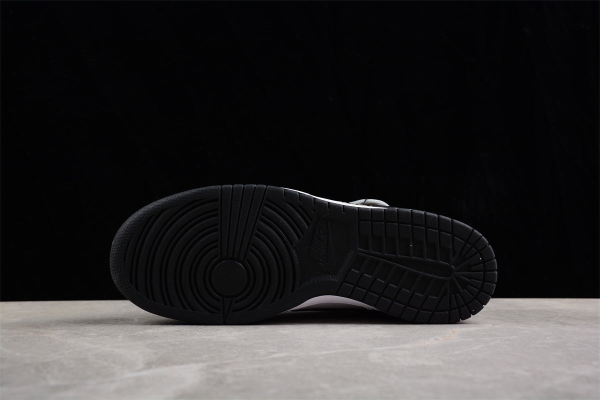 Dunk Low marrom, branco e preto