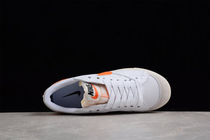 Blazer Low ’77 branco e laranja