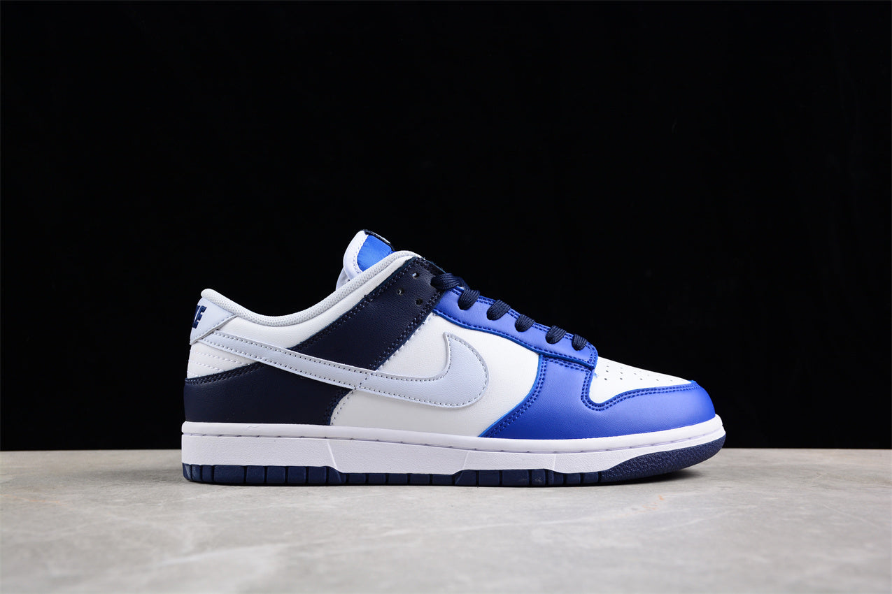 Dunk Low azul e branco