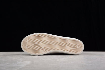 Blazer Low ’77 branco e rosa