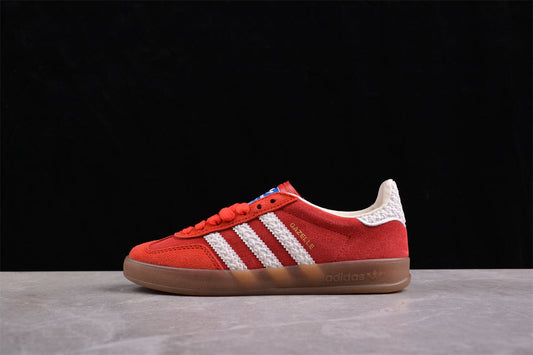 Gazelle vermelho e branco