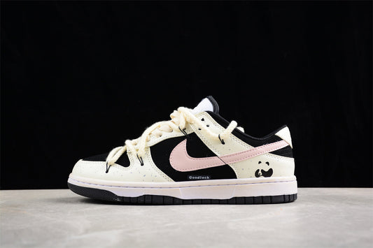 Dunk Low branco osso, preto e rosa