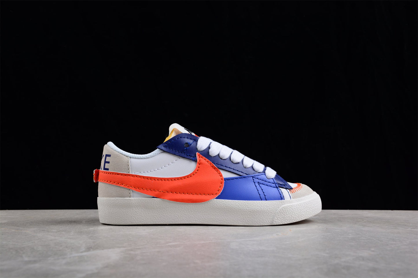 Blazer Low ’77 branco, azul e vermelho