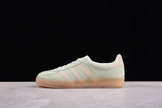 Gazelle verde-pastel e branco