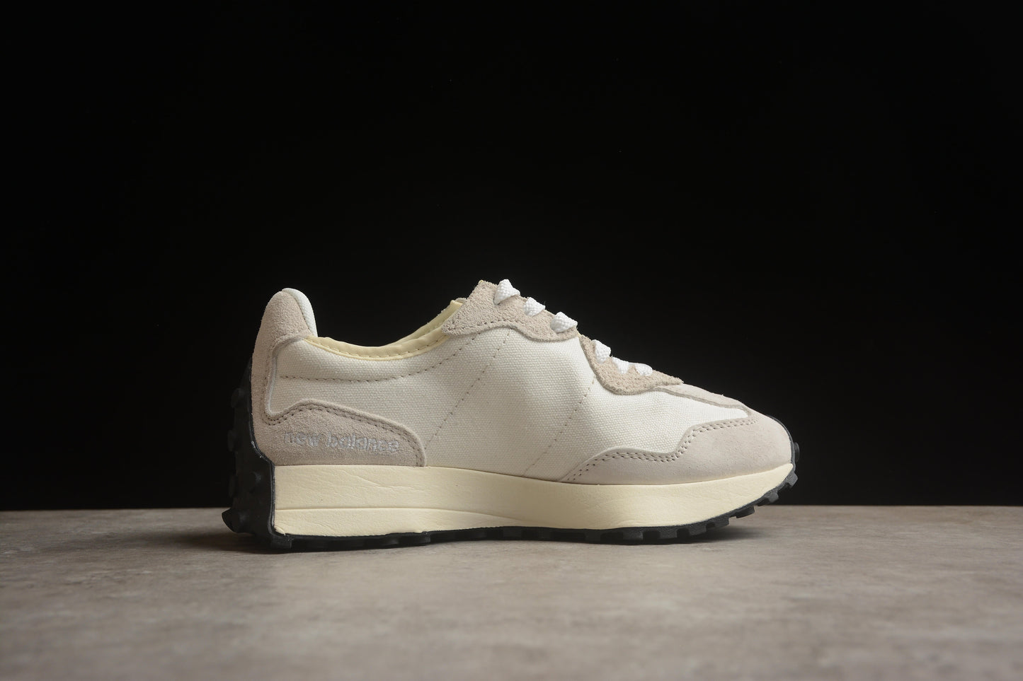 NB 327 branco e azul