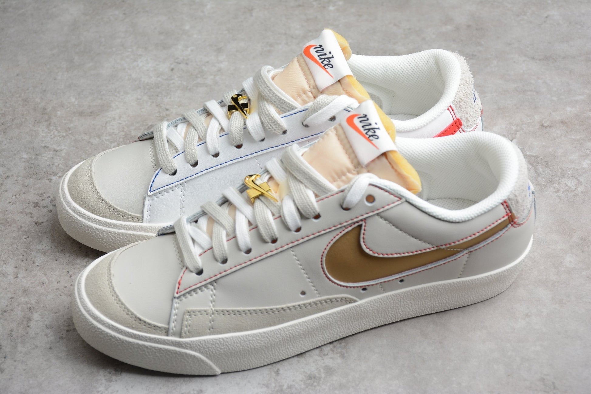 Fabrika Supply Blazer Low ’77 White / Gold / Red | zapatillas Fabrika Supply