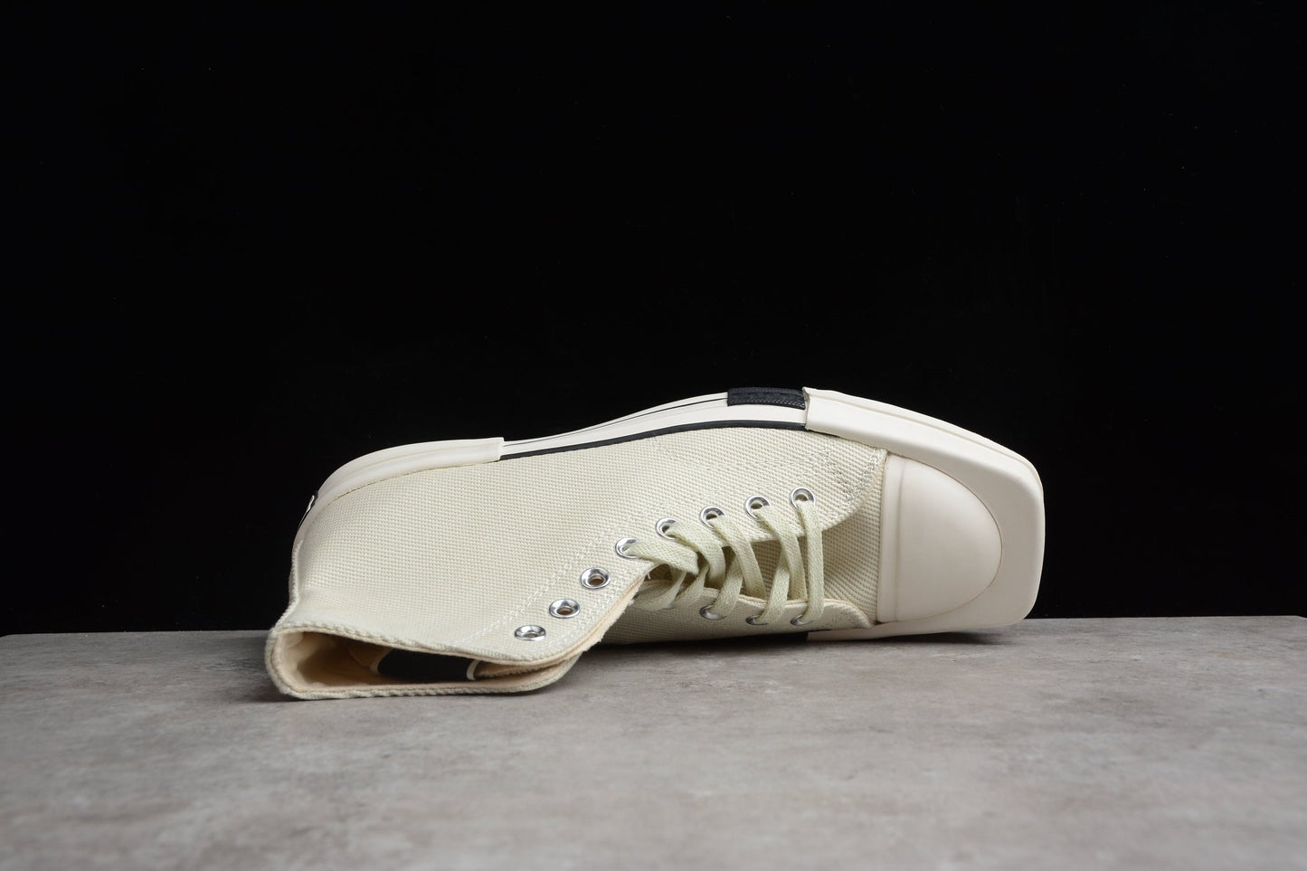Essenza Rosa Chuck 70 Plus HI White / Black | zapatillas Essenza Rosa