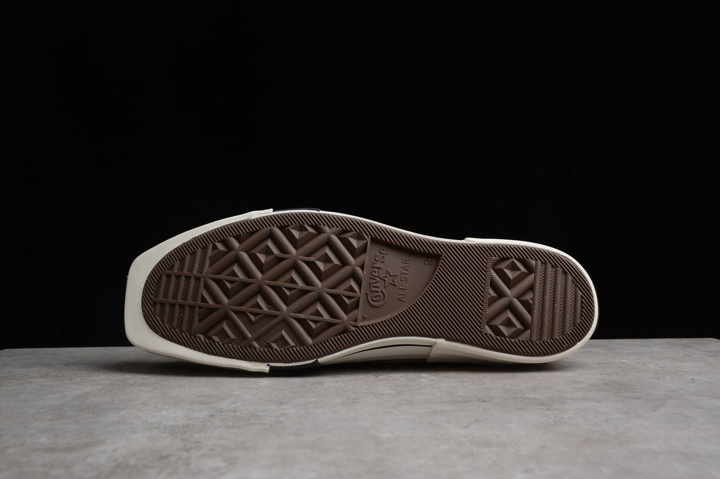 Essenza Rosa Chuck 70 Plus HI White / Black | zapatillas Essenza Rosa