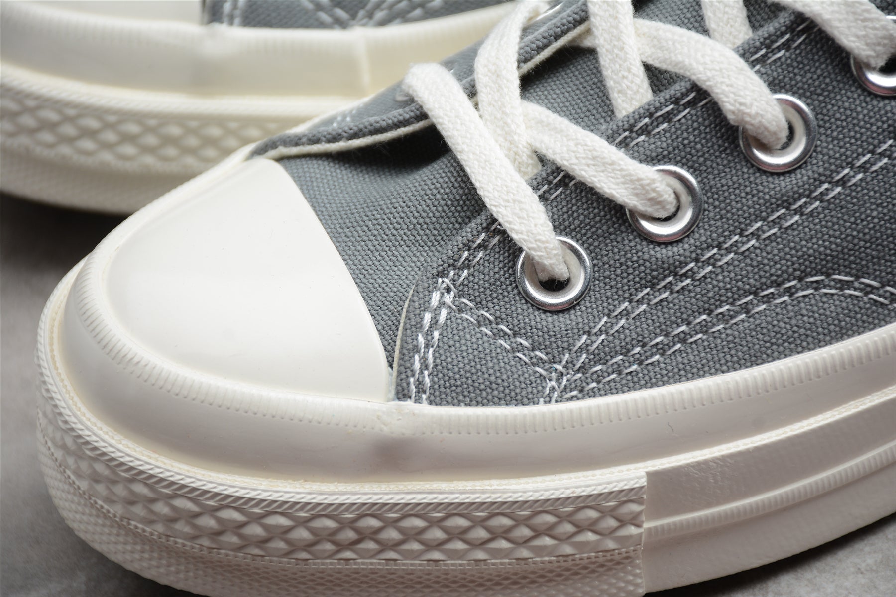 Fabrika Supply Comme des Garçons Play Chuck 70 Low Platform Grey | zapatillas Fabrika Supply