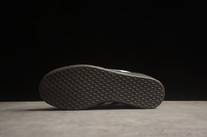 Fabrika Supply Gazelle Black / White | zapatillas Fabrika Supply