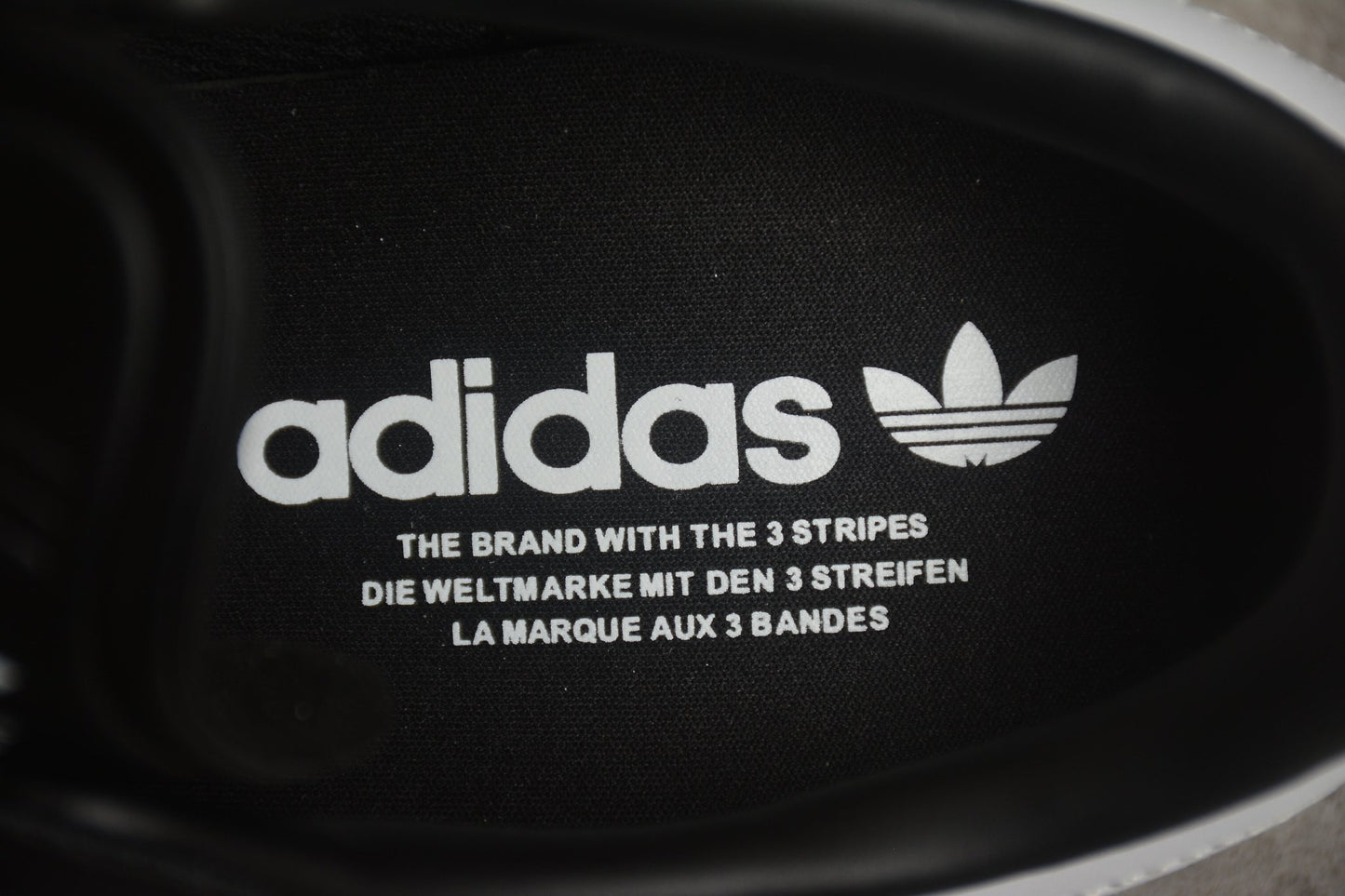 Fabrika Supply Gazelle Black / White | zapatillas Fabrika Supply