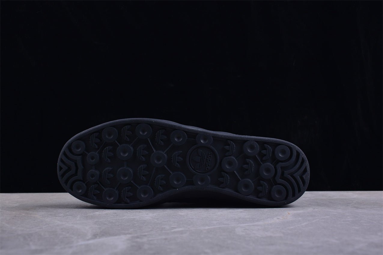 Fabrika Supply Gazelle Glossy Black | zapatillas Fabrika Supply