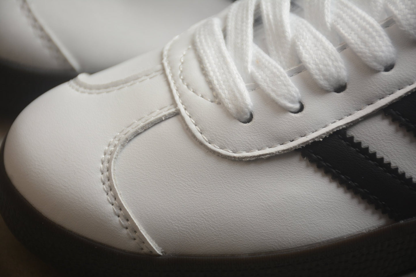 Fabrika Supply Gazelle White / Black | zapatillas Fabrika Supply