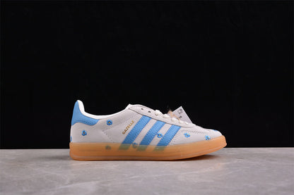 Fabrika Supply Gazelle White / Sky Blue Floral | zapatillas Fabrika Supply