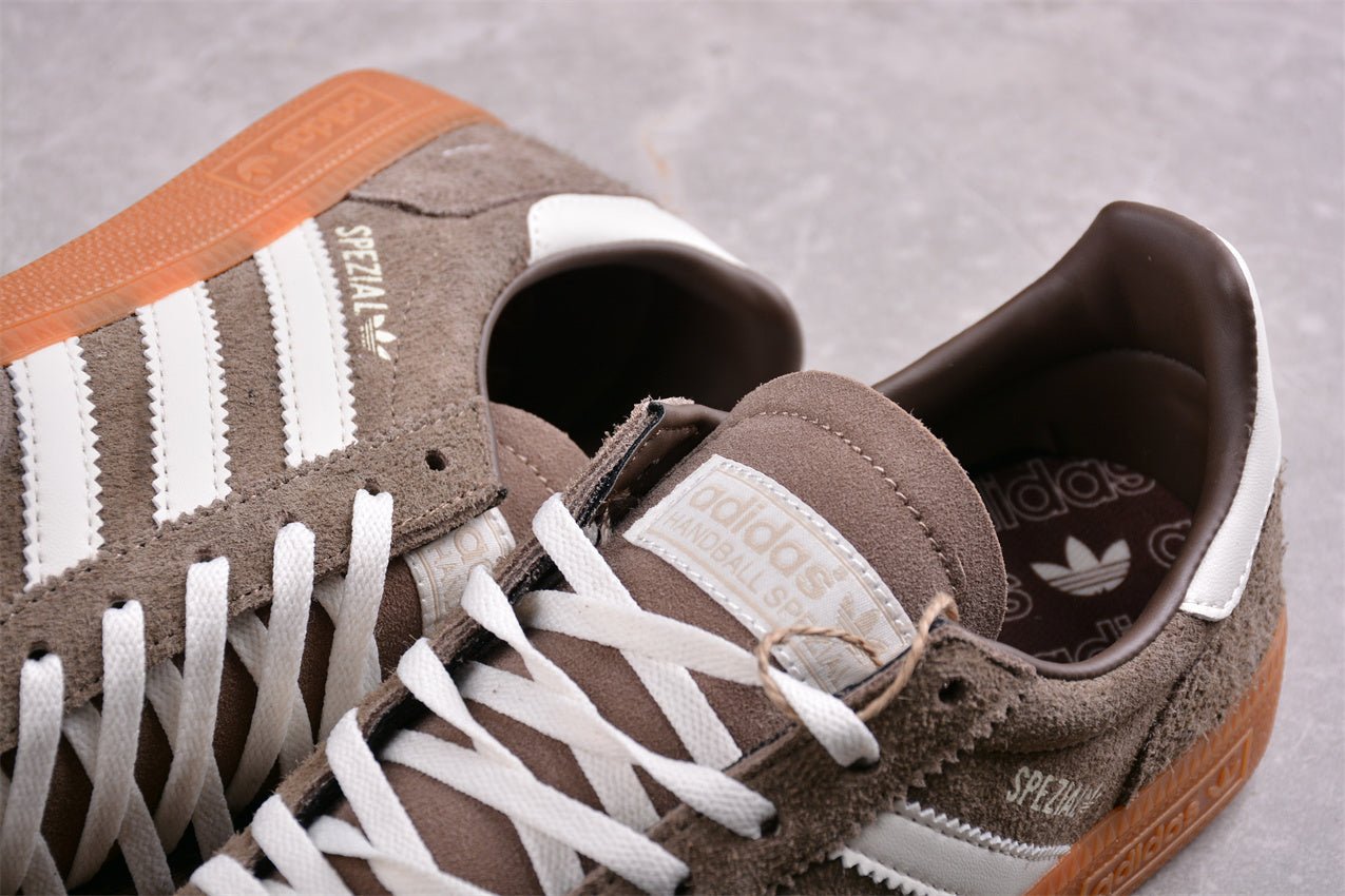 Fabrika Supply Handball Spezial Brown / White | zapatillas Fabrika Supply