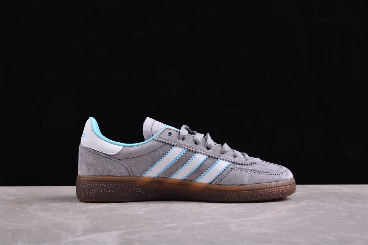 Fabrika Supply Handball Spezial Medium Grey / Light Sky Blue / White | zapatillas Fabrika Supply