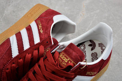 Fabrika Supply Handball Spezial Red / Cloud White / Gold Metallic | zapatillas Fabrika Supply