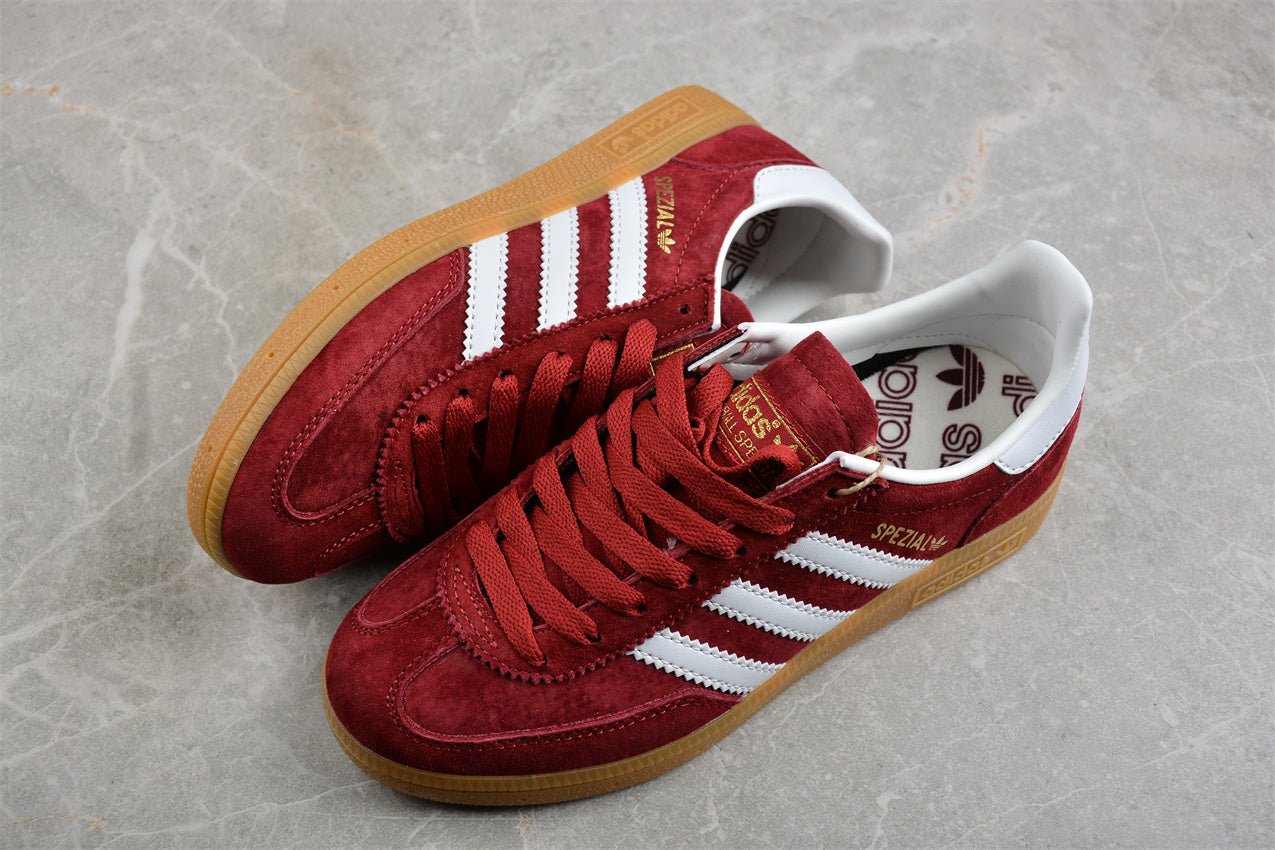 Fabrika Supply Handball Spezial Red / Cloud White / Gold Metallic | zapatillas Fabrika Supply