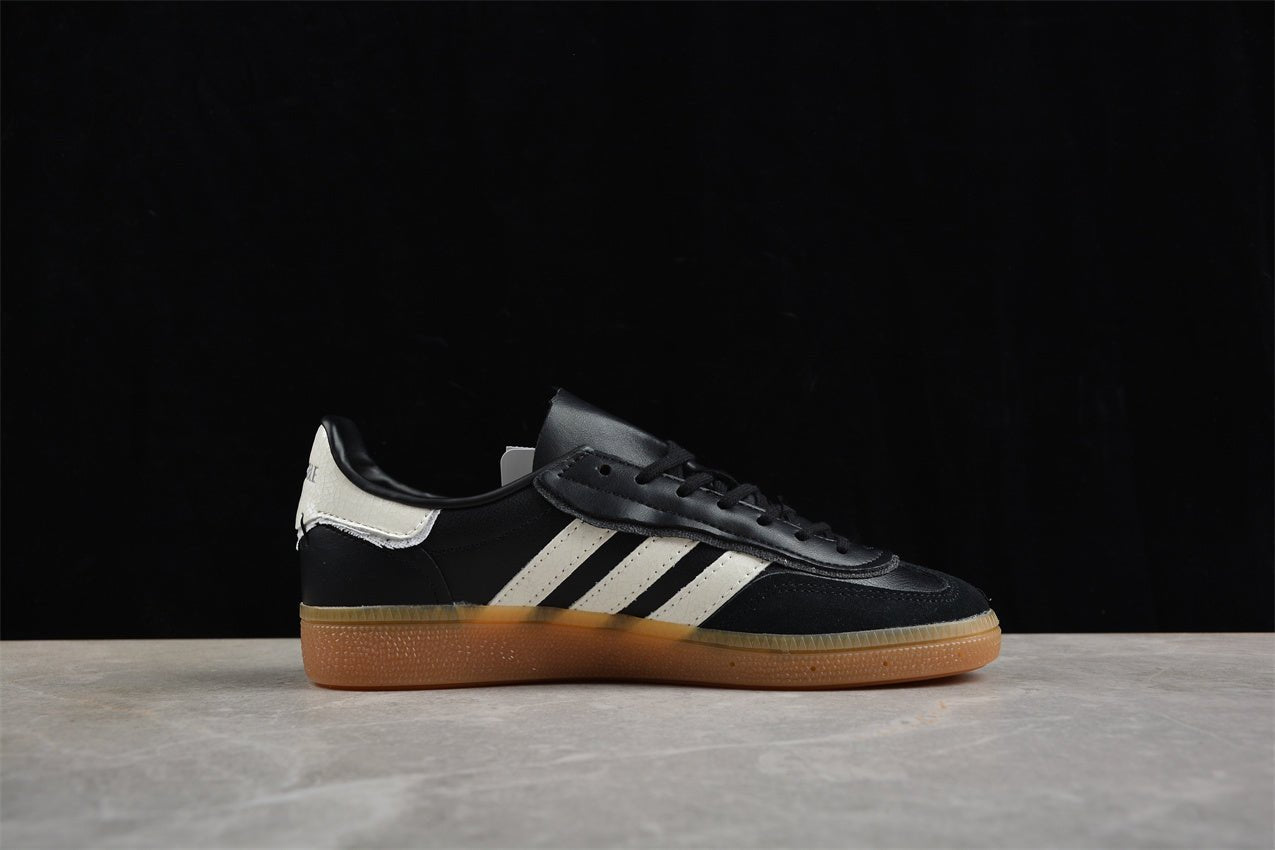 Fabrika Supply INVINCIBLE x Handball Spezial Black / White | zapatillas Fabrika Supply