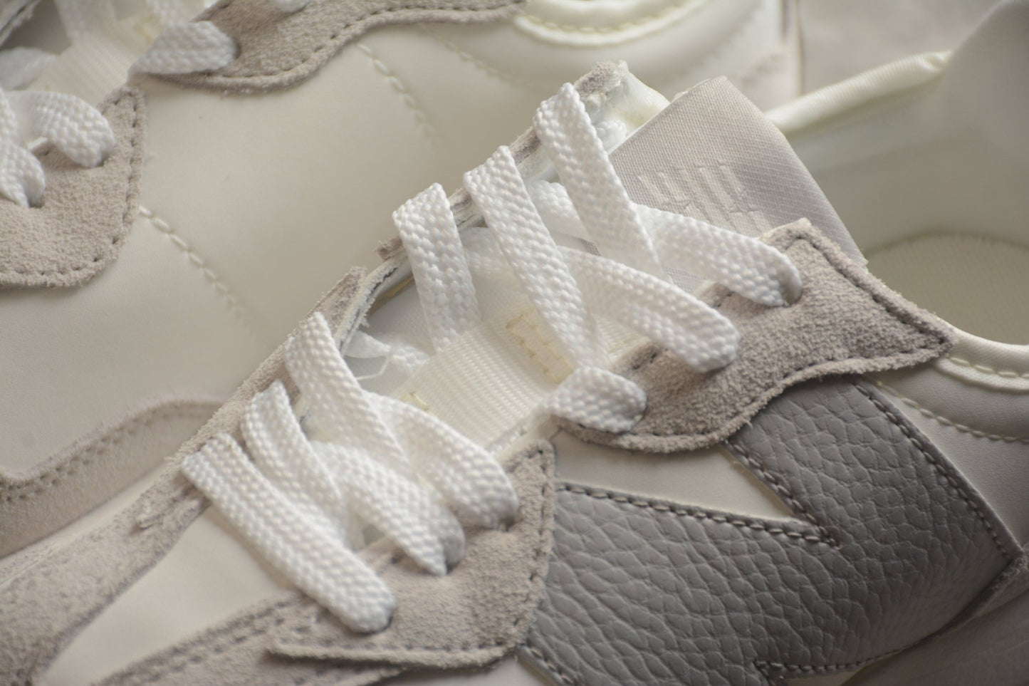 Essenza Rosa NB 327 White / Grey | zapatillas Essenza Rosa