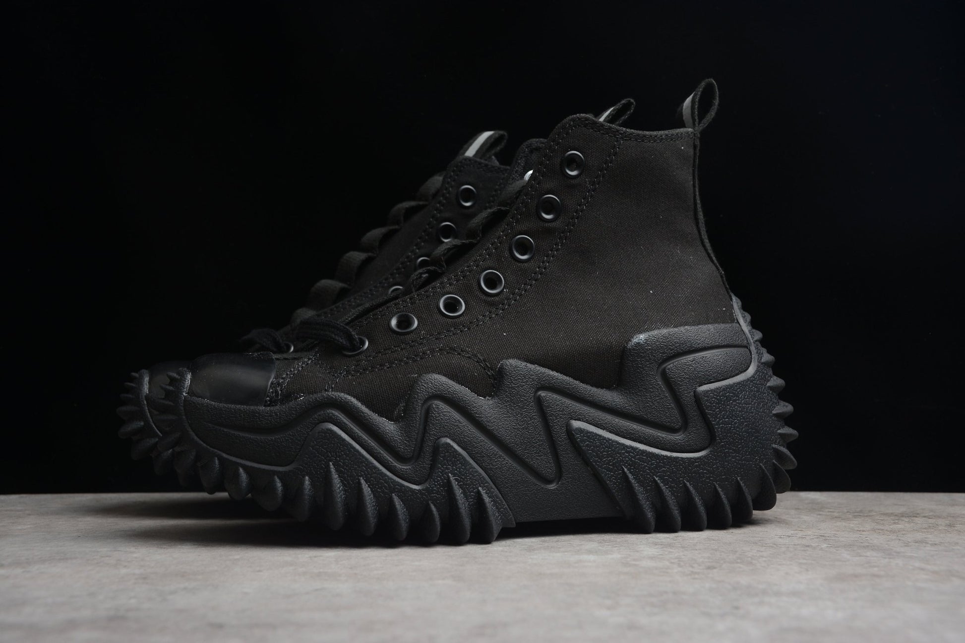 Essenza Rosa Run Star Motion HI Triple Black | zapatillas Essenza Rosa