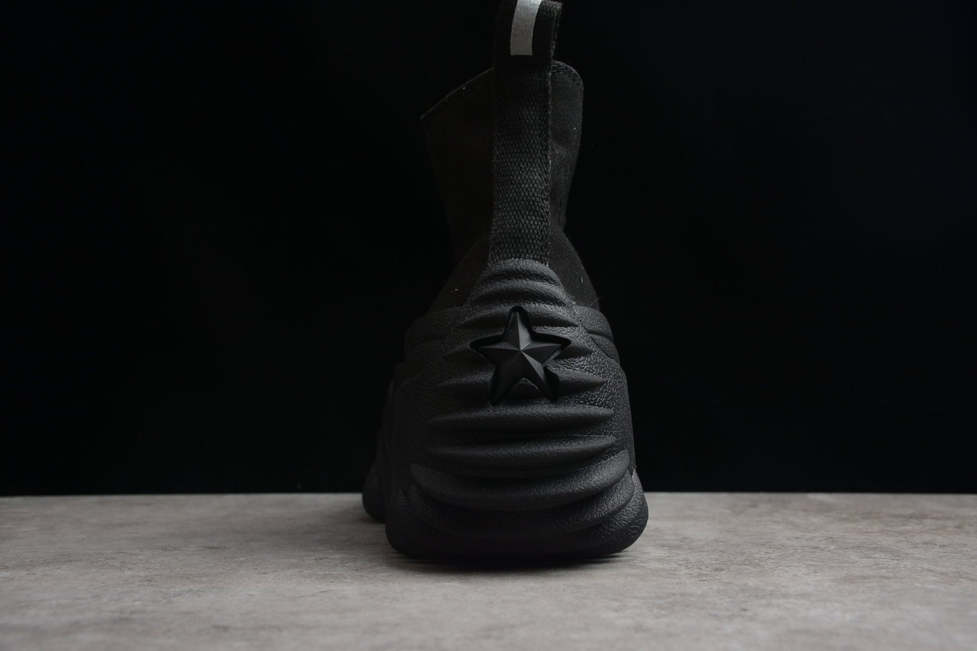 Essenza Rosa Run Star Motion HI Triple Black | zapatillas Essenza Rosa